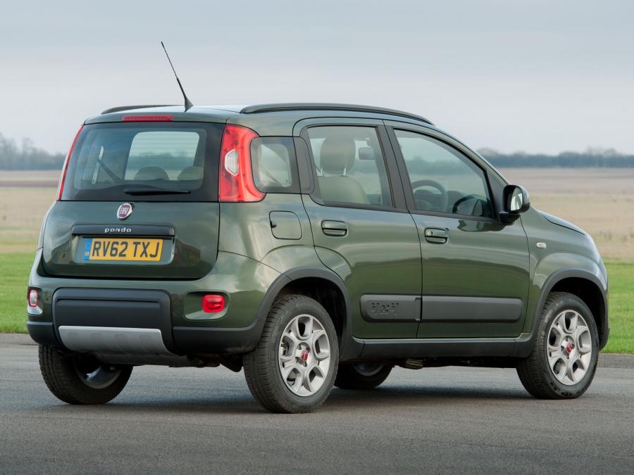  Fiat Panda 4x4 2013 года  (UK) (фото 10 из 16)